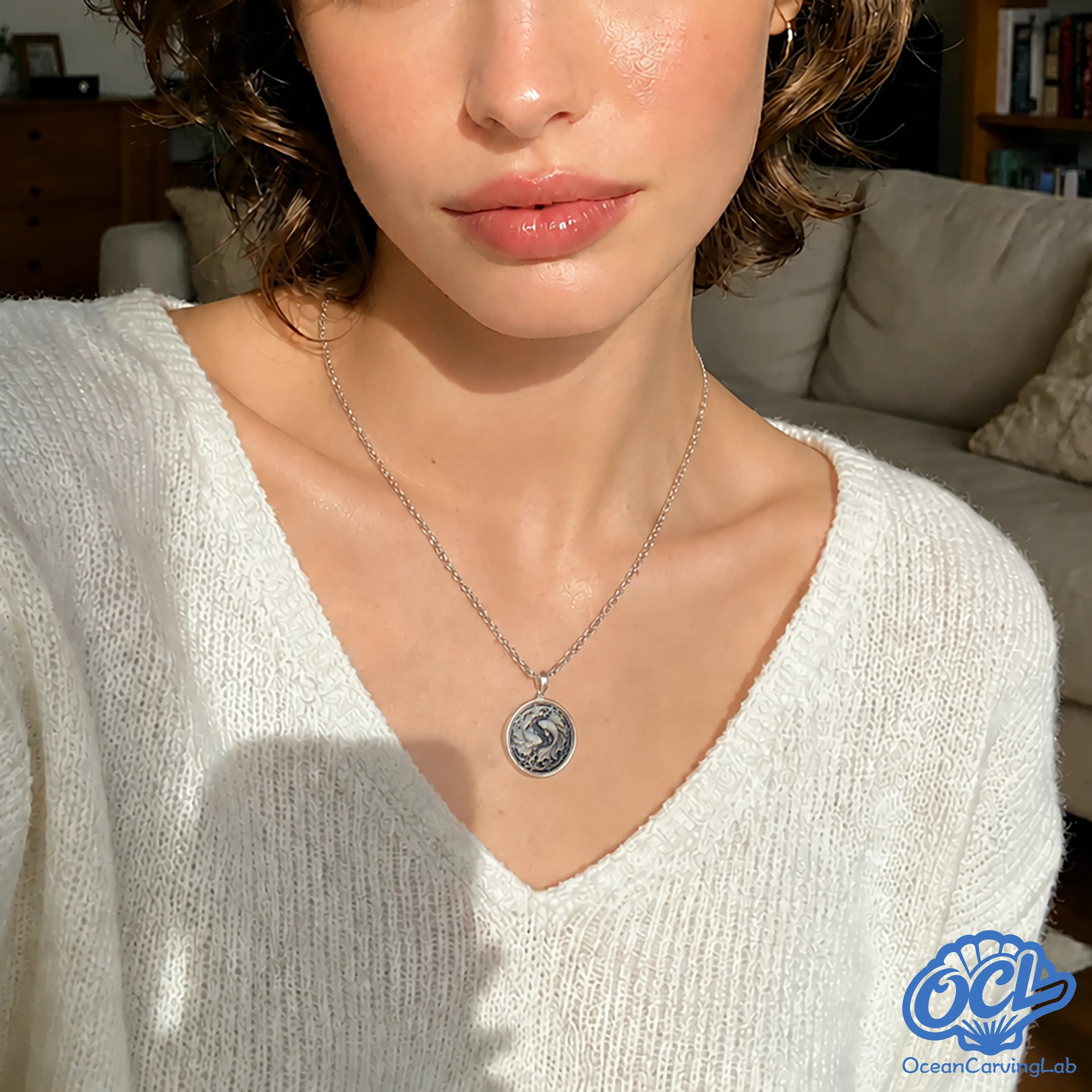 Round Pisces pendant with an 18-inch adjustable chain, highlighting the 20mm scale.