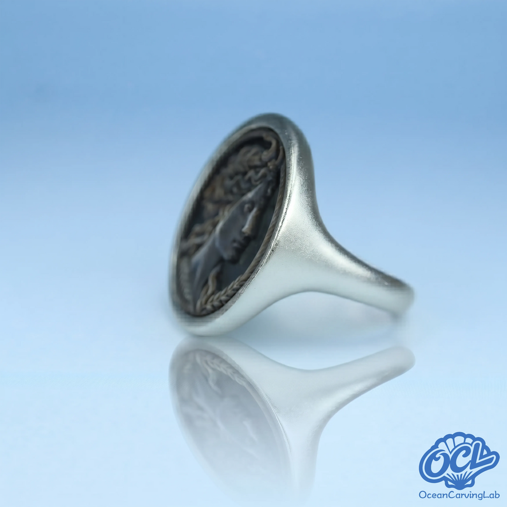 Heavy gold-plated ring with a mirror-polished finish and smooth nacre textures.
