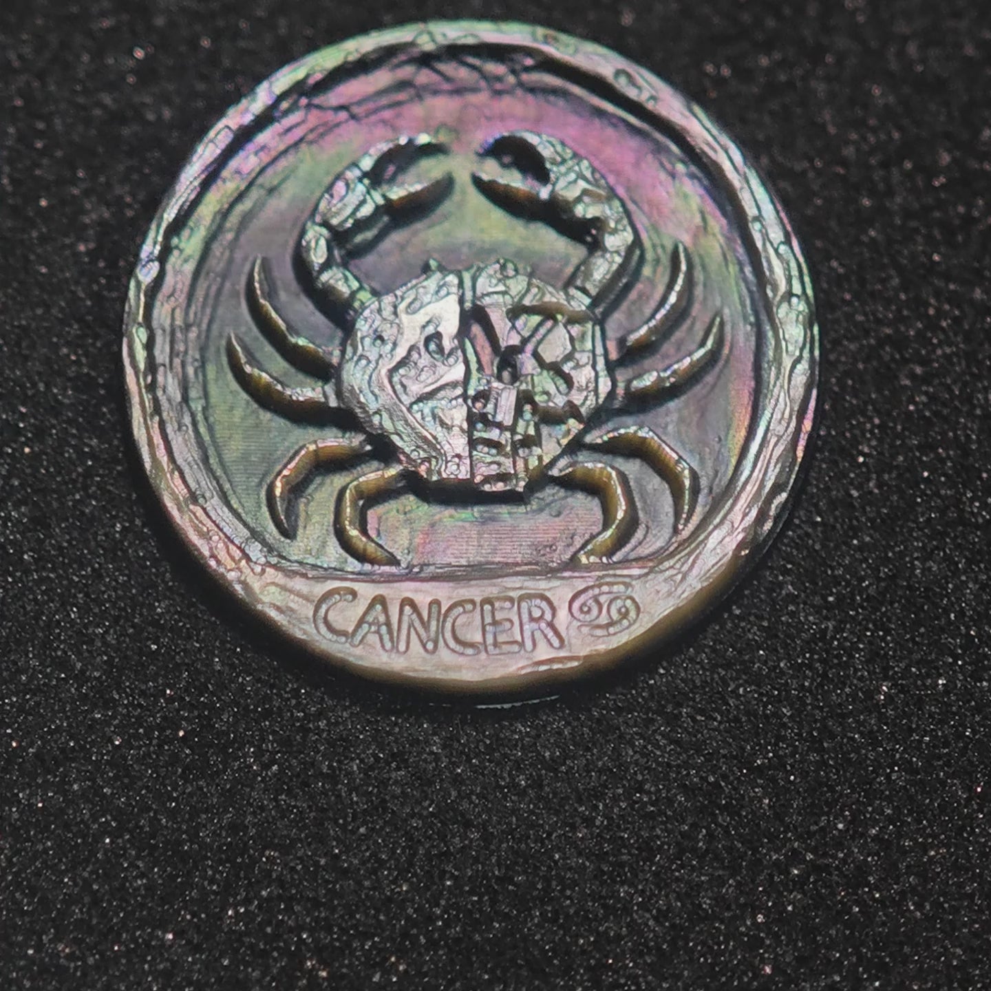 Cancer-Garde Abstract Zodiac Relief Necklace-Twisted