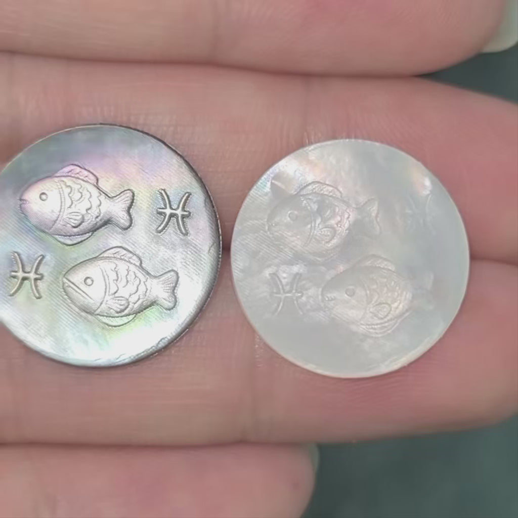 Pisces Kawaii Pixel-Carved Mother-of-Pearl Zodiac Necklace